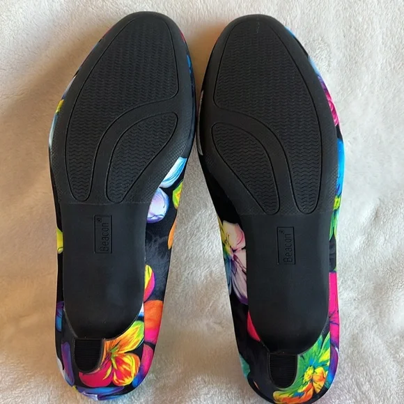 NWOT, 9 wide, Angel Flex Black Floral Closed , Round Toe Pumps Shoes. - Picture 10 of 14